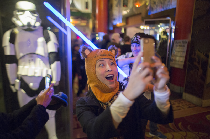 Illustration for article titled The Awesome Cosplay and Excitement of Star Wars: The Force Awakens' Opening Night